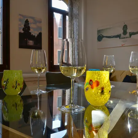 Ca' Dino - Canal View 아파트