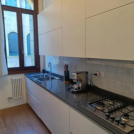 Ca' Dino - Canal View Apartment