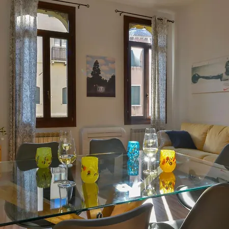 Ca' Dino - Canal View Apartment