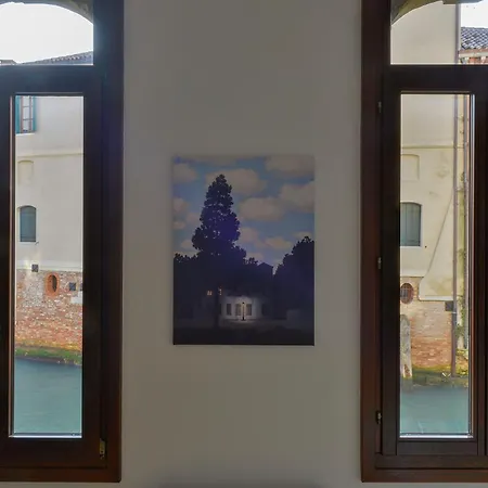 Ca' Dino - Canal View Venedig