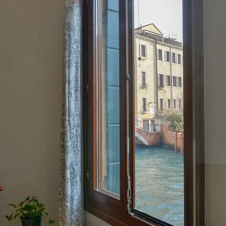 Ca' Dino - Canal View *
