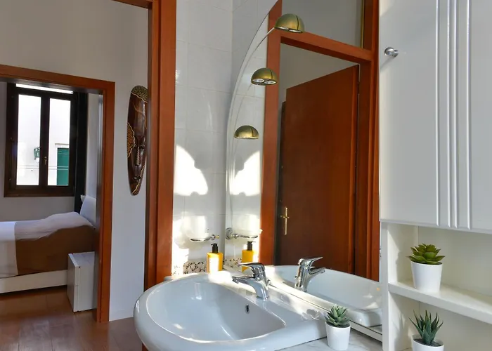 Ca' Dino - Canal View