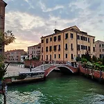 Ca' Dino - Canal View Lejlighed Venedig