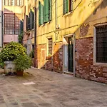 Ca' Dino - Canal View *