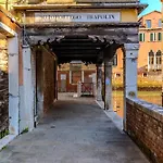 Ca' Dino - Canal View * Venedig