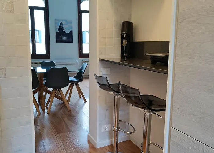 Ca' Dino - Canal View *